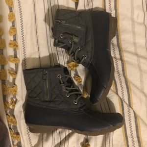 Sperry Quilted Duck Boot 6.5